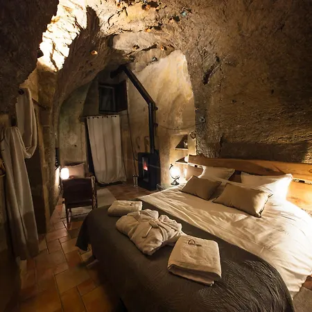 Les Voutes Oubliees 3*